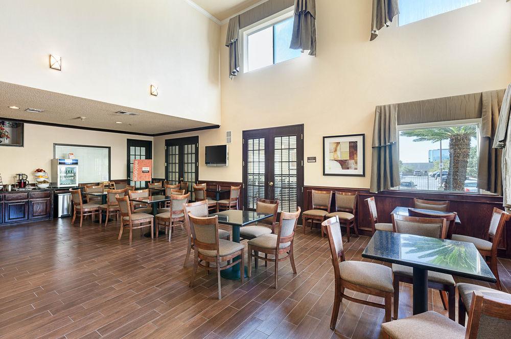 Comfort Suites San Antonio Airport North Buitenkant foto