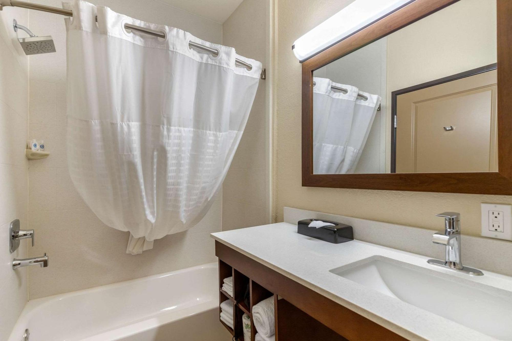 Comfort Suites San Antonio Airport North Buitenkant foto